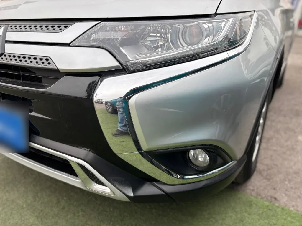 Mitsubishi Outlander 2.0 4x2 Mt 5p año 2021