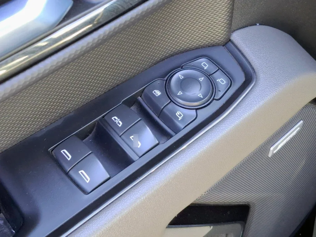 Chevrolet Silverado 6.2 Zr2 4x4 At 4p año 2023