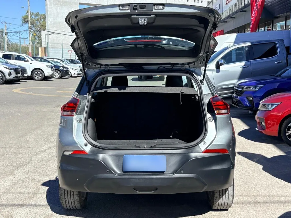 Chevrolet Tracker 1.2t Ltz R 4x2 At 5p año 2025