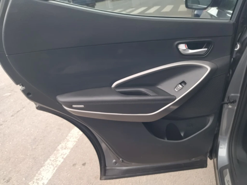 Hyundai Santa Fe 2.4 4x2 Mt 5p año 2017