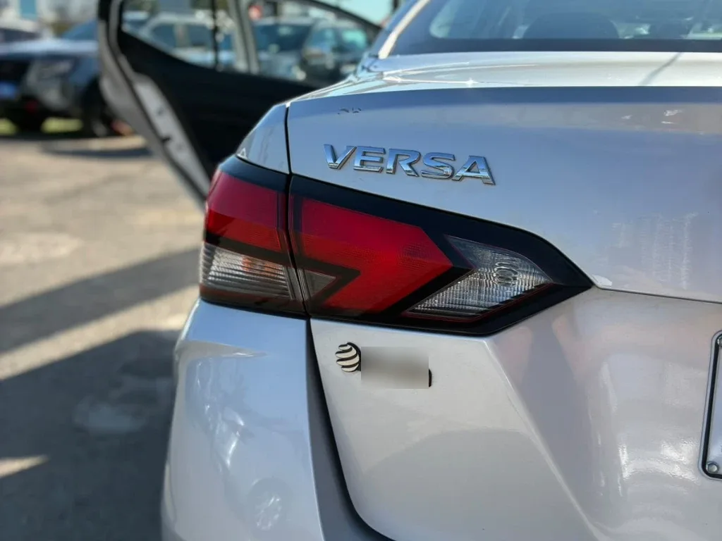 Nissan Versa 1.6 Sense 4x2 Mt 4p año 2025