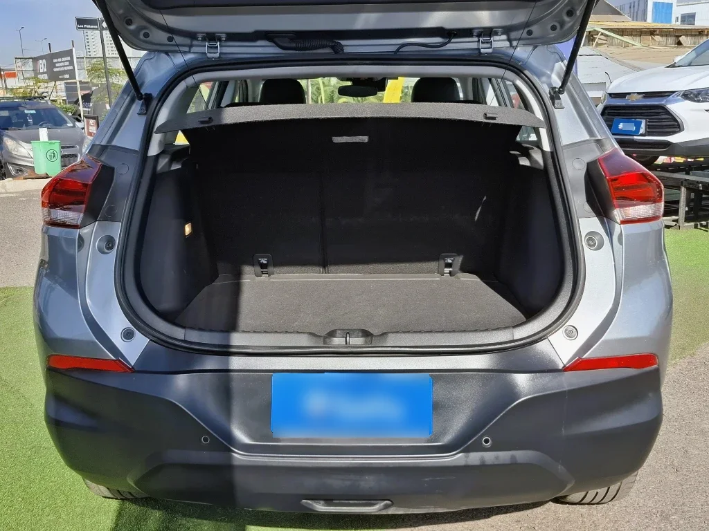 Chevrolet Tracker 1.2t Ltz R 4x2 At 5p año 2025