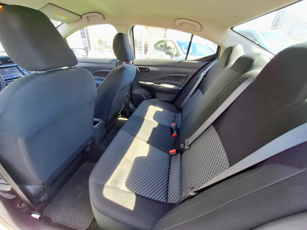 Nissan Versa 1.6 Sense 4x2 Mt 4p año 2025