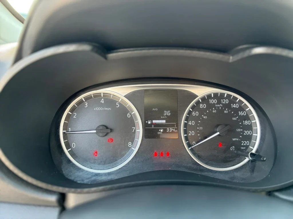 Nissan Versa 1.6 Sense 4x2 Mt 4p año 2025