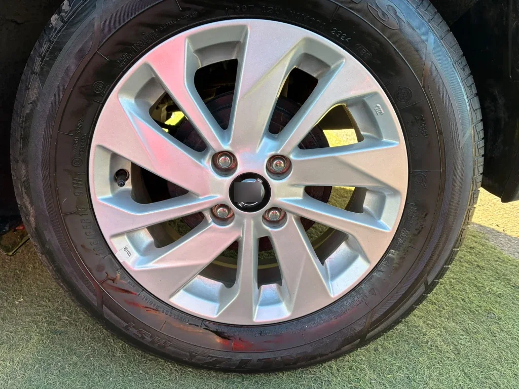 Nissan Versa 1.6 Sense 4x2 Mt 4p año 2025