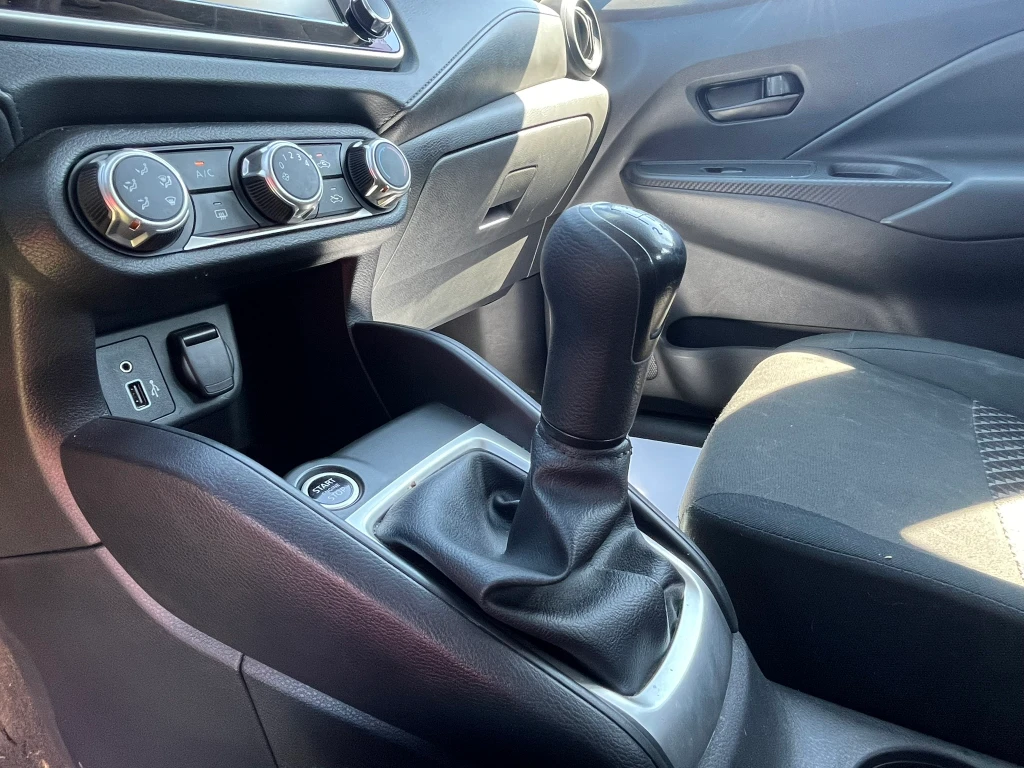 Nissan Versa 1.6 Sense 4x2 Mt 4p año 2025