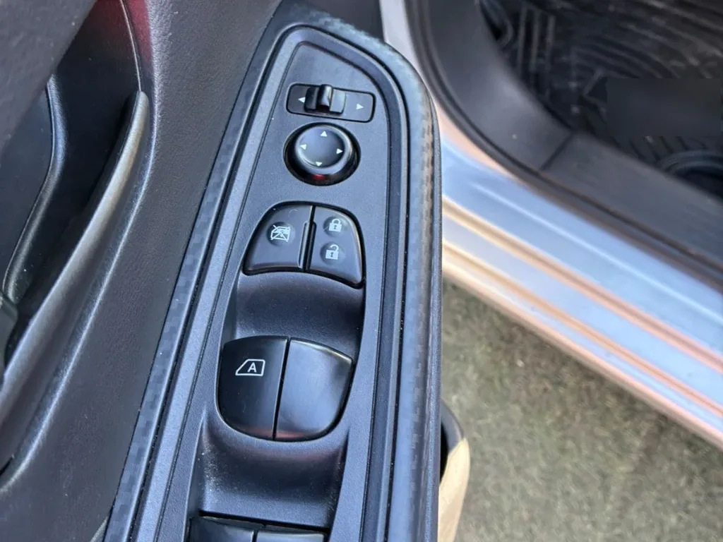 Nissan Versa 1.6 Sense 4x2 Mt 4p año 2025