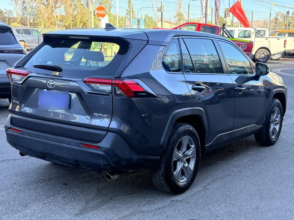 Toyota Rav4 2.0 Le 4x2 Cvt At 5p año 2025