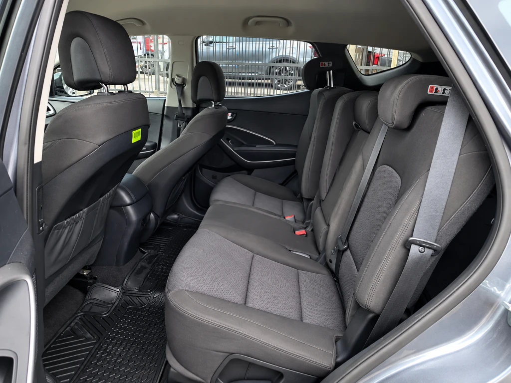 Hyundai Santa Fe 2.4 4x2 Mt 5p año 2017