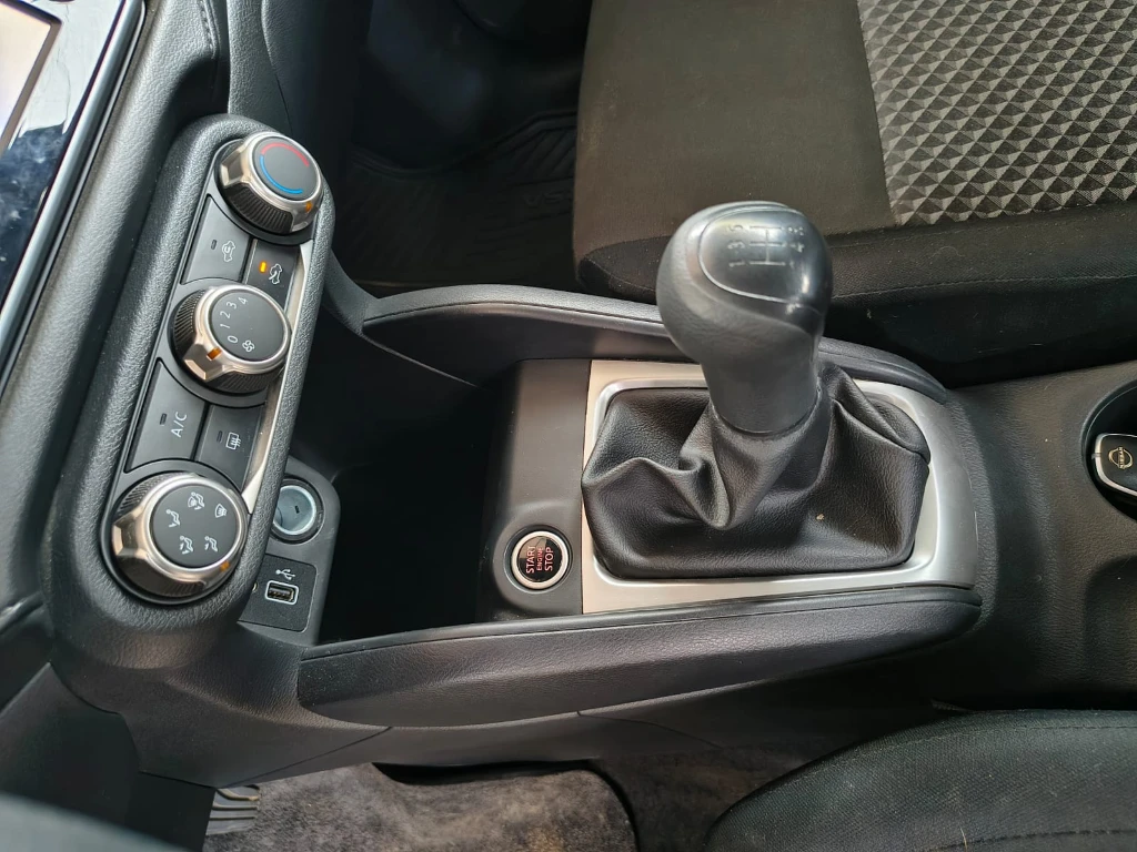 Nissan Versa Sense 1.6 Mt 4x2 año 2025