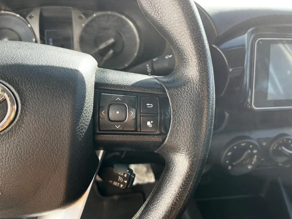 Toyota Hilux Dc 4x4 2.4 D Dx Mt año 2023