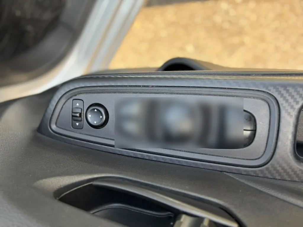 Nissan Versa 1.6 Sense 4x2 Mt 4p año 2025
