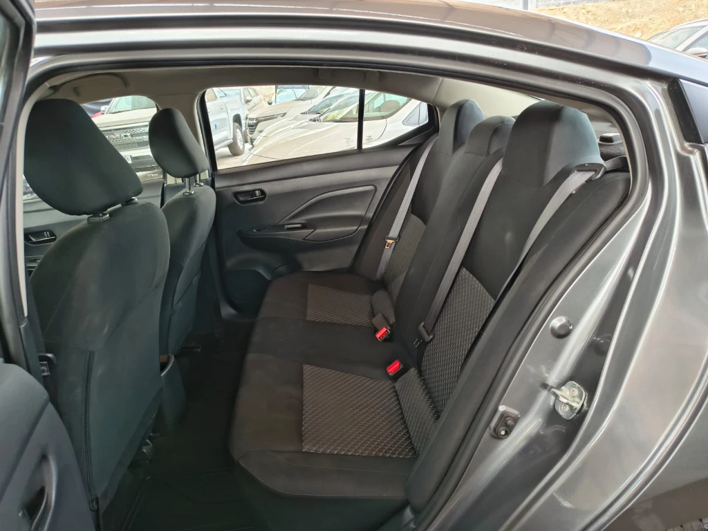 Nissan Versa 1.6 Sense 4x2 Mt 4p año 2025