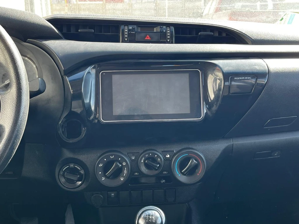 Toyota Hilux Dc 4x4 2.4 D Dx Mt año 2023