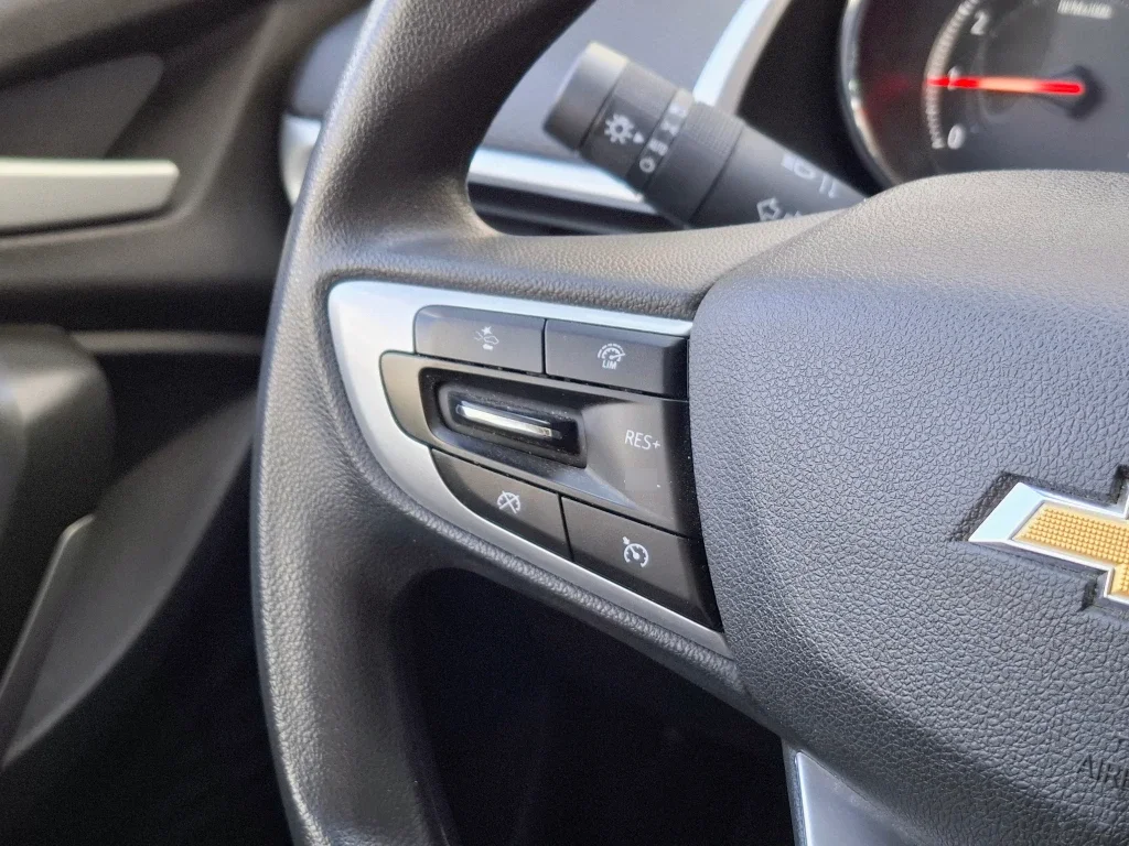 Chevrolet Tracker 1.2t Ltz R 4x2 At 5p año 2025