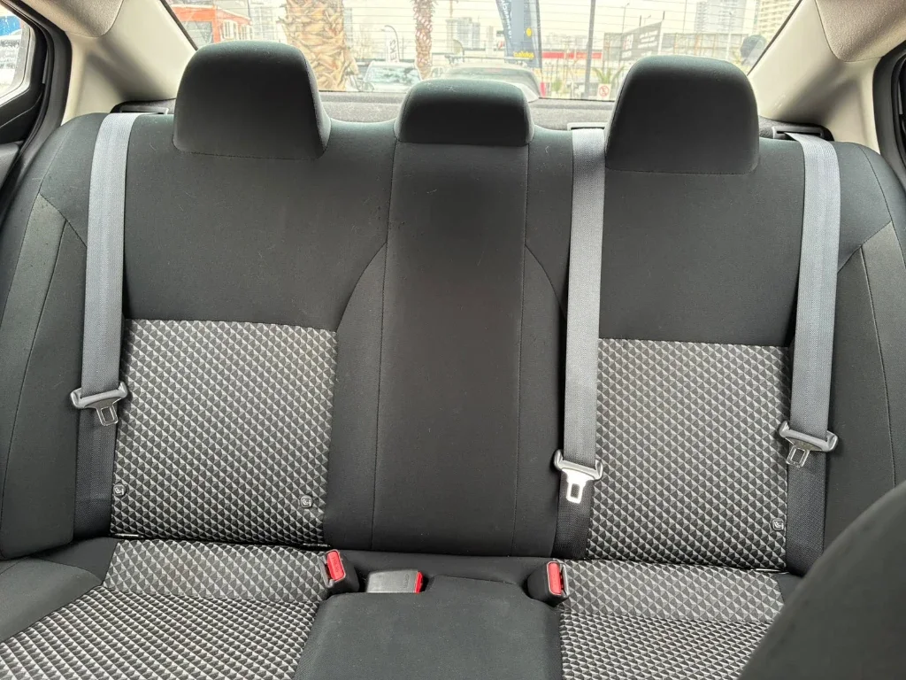 Nissan Versa 1.6 Sense 4x2 Mt 4p año 2025