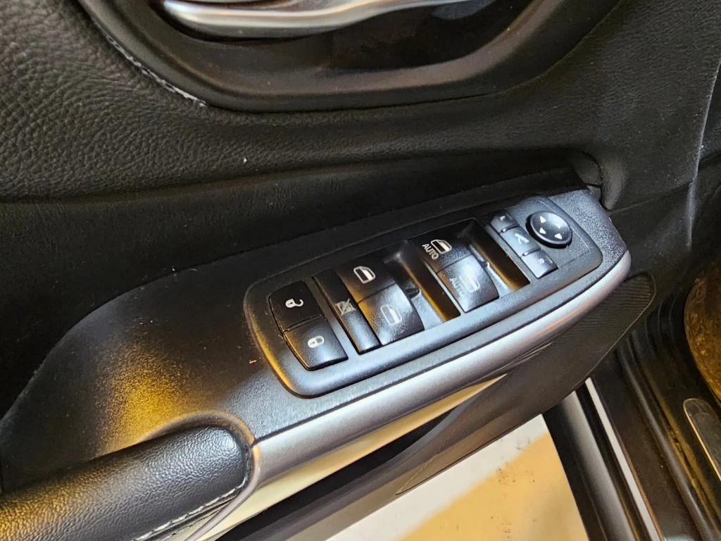 Jeep Cherokee 3.2 Limited 4x4 At 5p año 2019