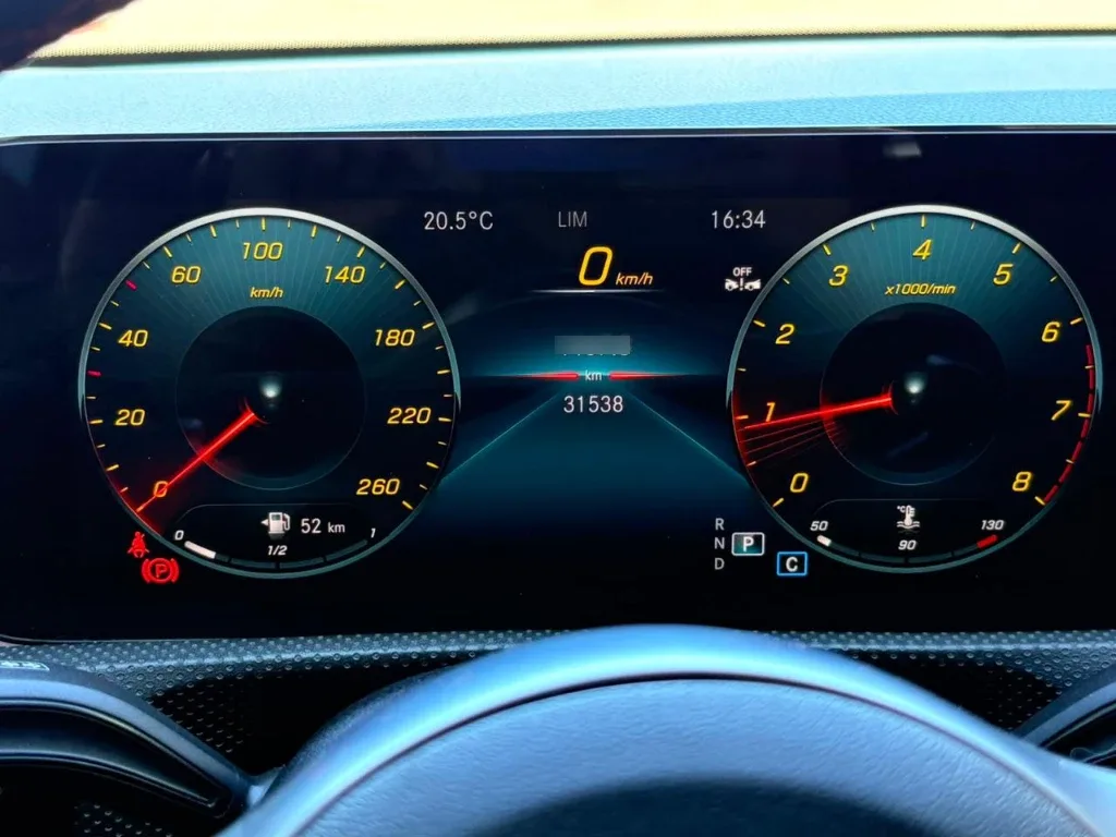 Mercedes-Benz A 200 1.3 Amg Line 4x2 Sedan At 4p año 2023