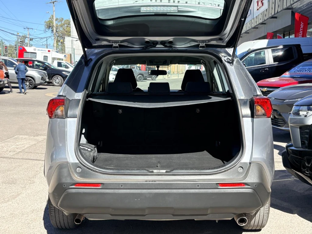 Toyota Rav4 2.0 Le 4x2 Cvt At 5p año 2023