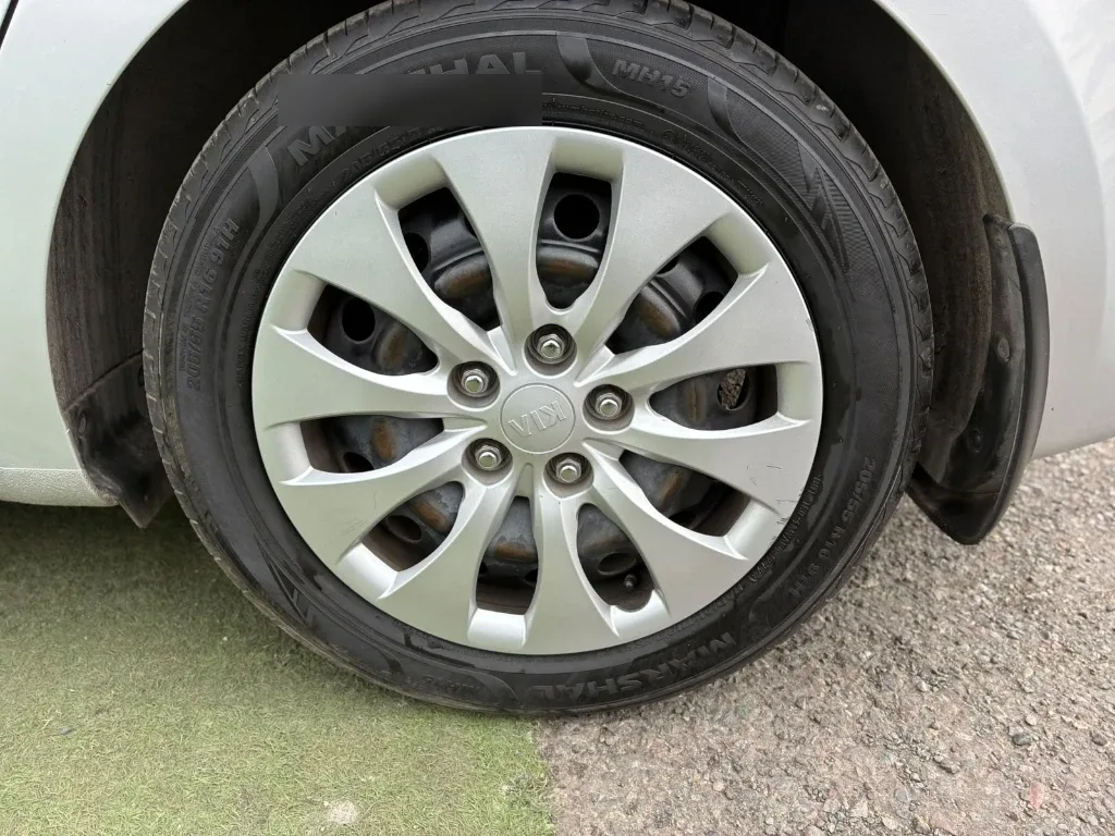 Kia Carens 2.0 Ex Dab Abs Ac Mt año 2015