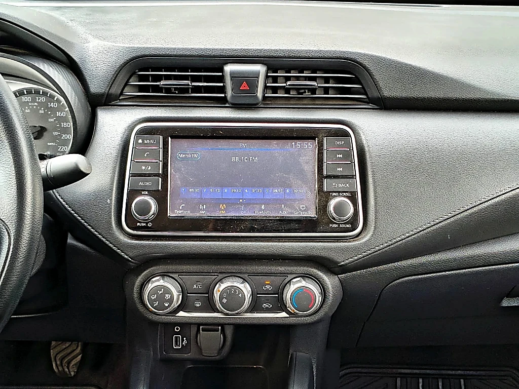 Nissan Versa 1.6 Sense 4x2 Mt 4p año 2025