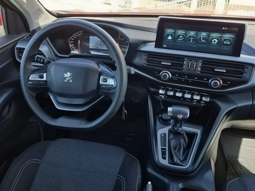 Peugeot Landtrek 2.2 Action4 Bluehdi Diesel 4x4 180hp At 4p año 2024