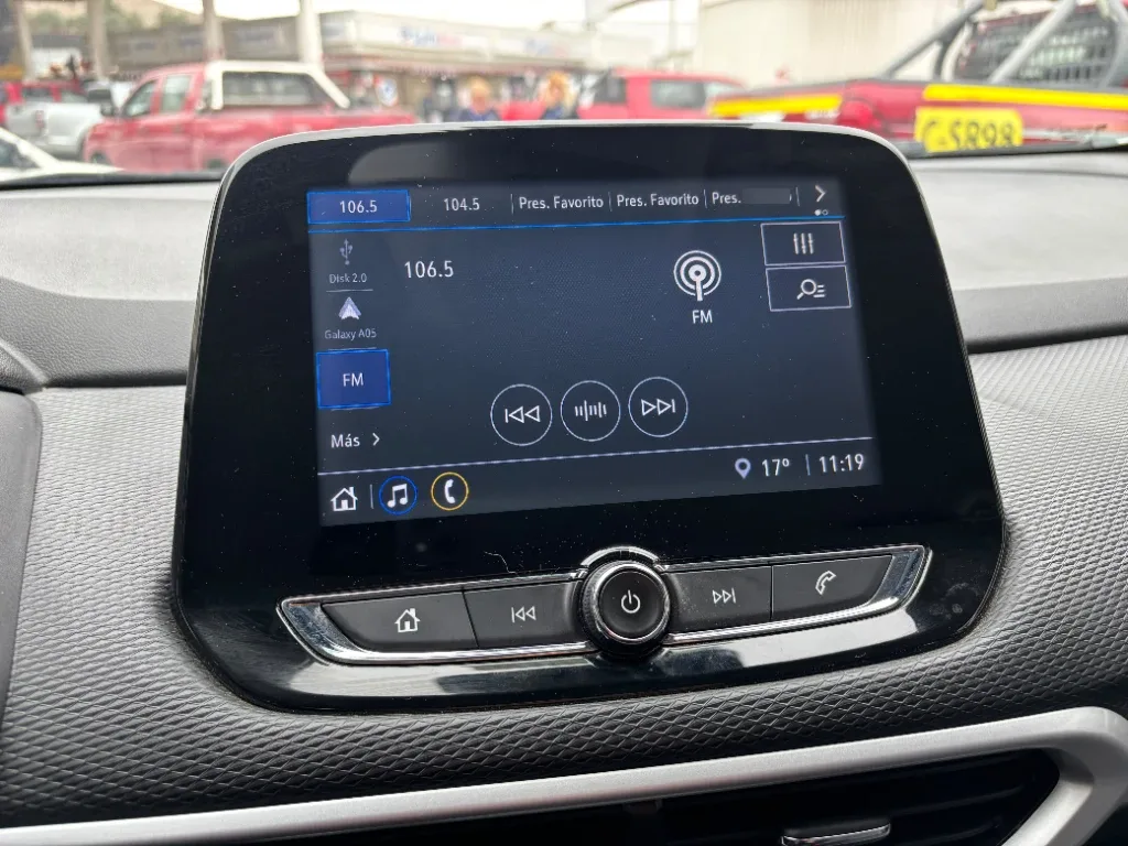 Chevrolet Tracker 1.2t Ltz R 4x2 At 5p año 2025