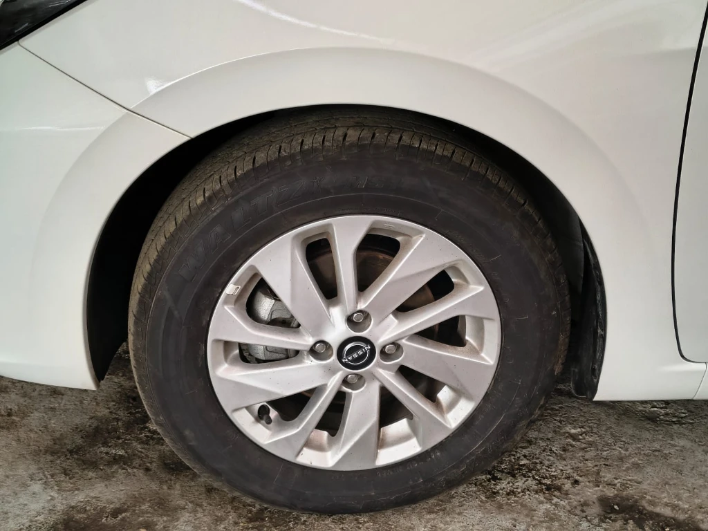 Nissan Versa 1.6 Sense 4x2 Mt 4p año 2025