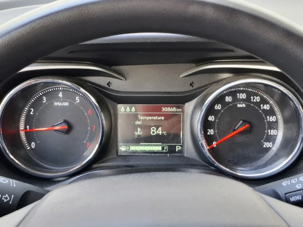 Chevrolet Tracker 1.2t Ltz R 4x2 At 5p año 2025