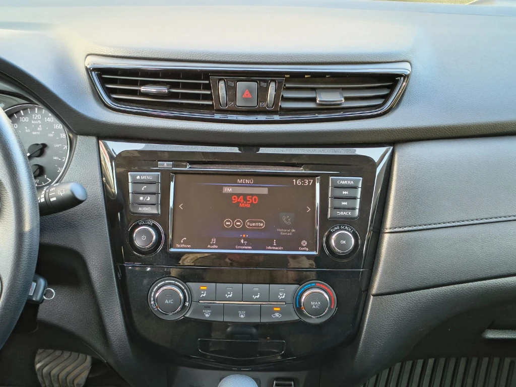 Nissan X-Trail 2.5 Sense 4x2 2row Cvt At 5p año 2023
