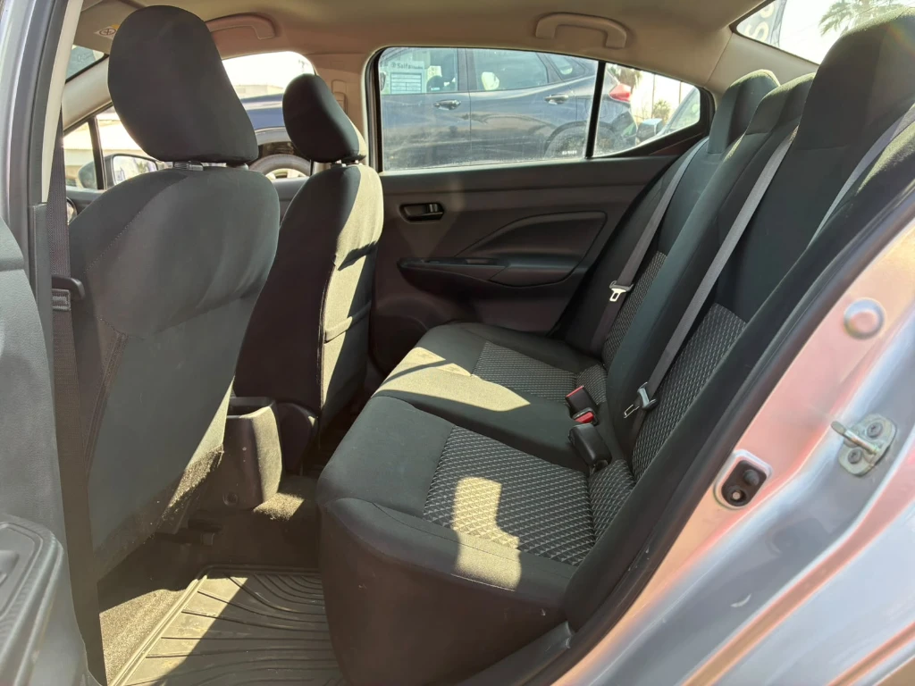 Nissan Versa 1.6 Sense 4x2 Mt 4p año 2025