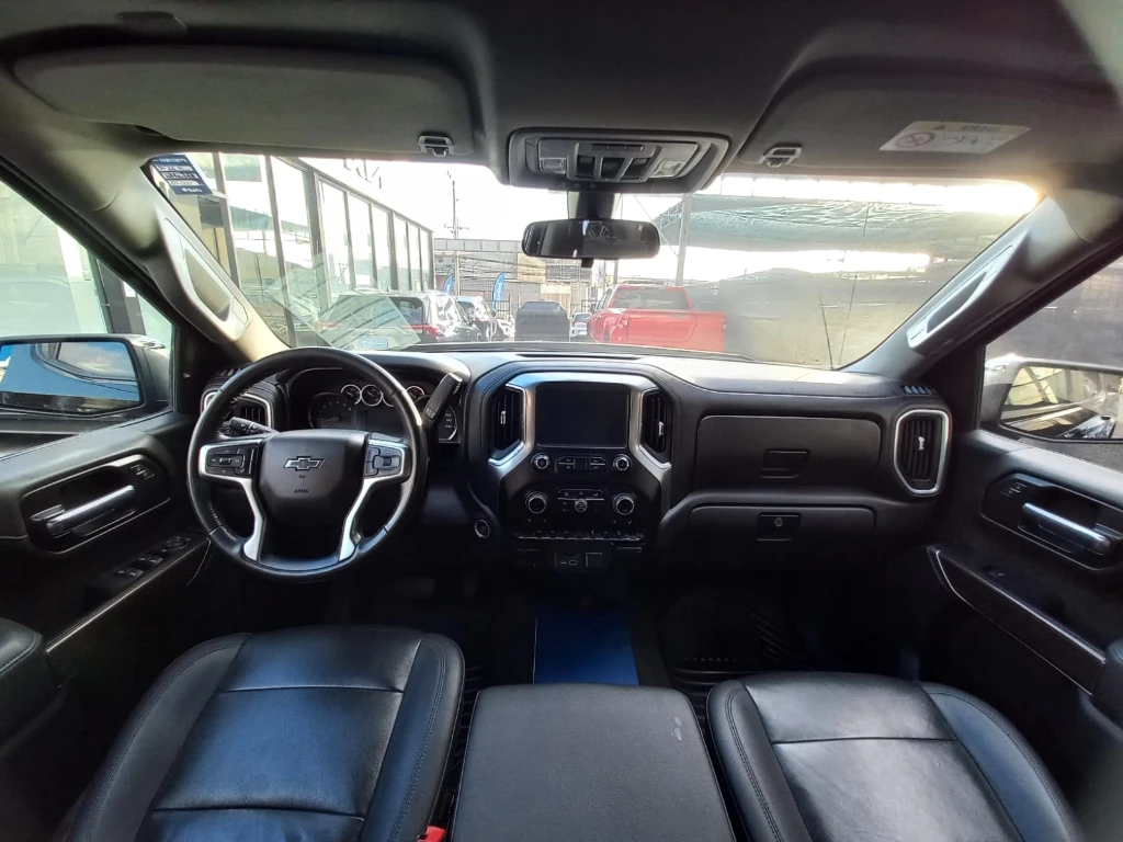Chevrolet Silverado 5.3 Lt Trailboss Z71 4x4 At 4p año 2022