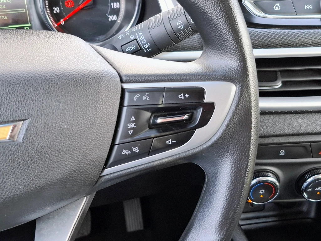 Chevrolet Tracker 1.2t Ltz R 4x2 At 5p año 2025