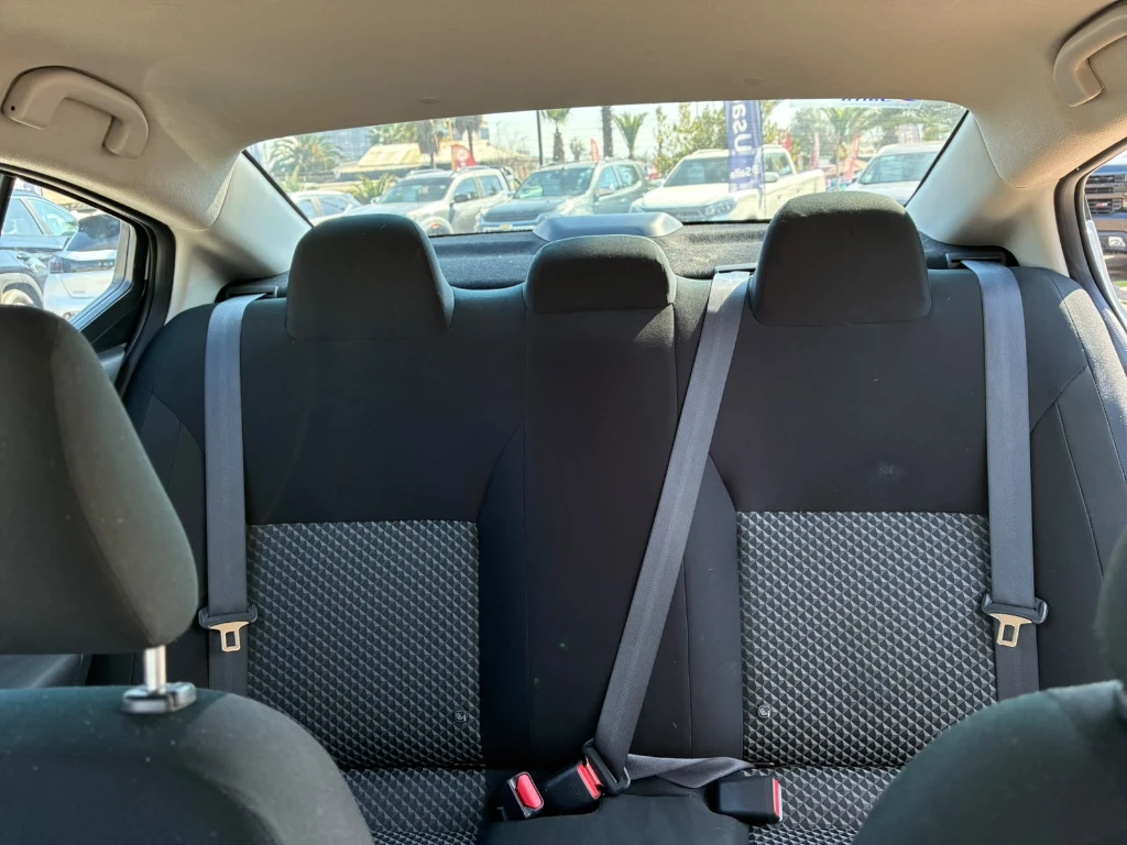 Nissan Versa 1.6 Sense 4x2 Mt 4p año 2025