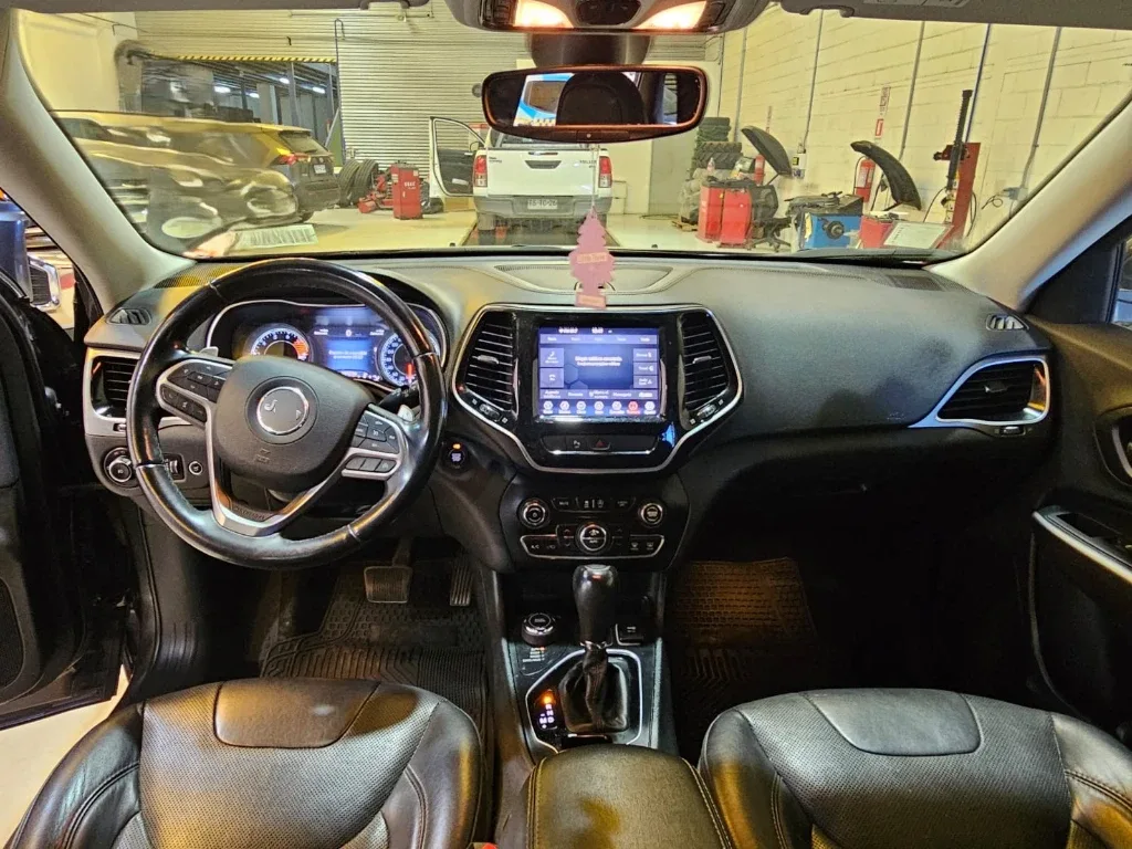 Jeep Cherokee 3.2 Limited 4x4 At 5p año 2019