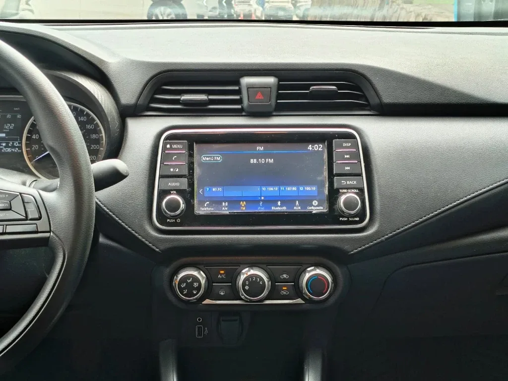 Nissan Versa 1.6 Sense 4x2 Mt 4p año 2025