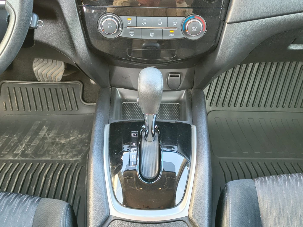 Nissan X-Trail 2.5 Sense 4x2 2row Cvt At 5p año 2023