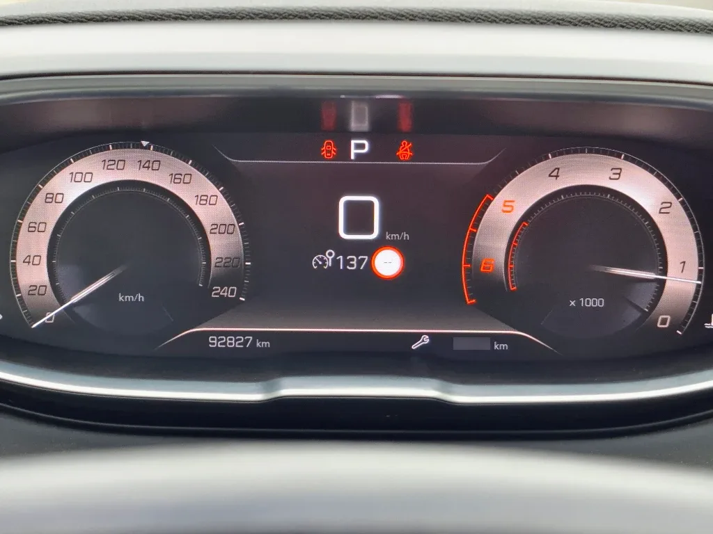 Peugeot 5008 1.5 Gt Bluehdi 4x2 130 Eat8 5p año 2022
