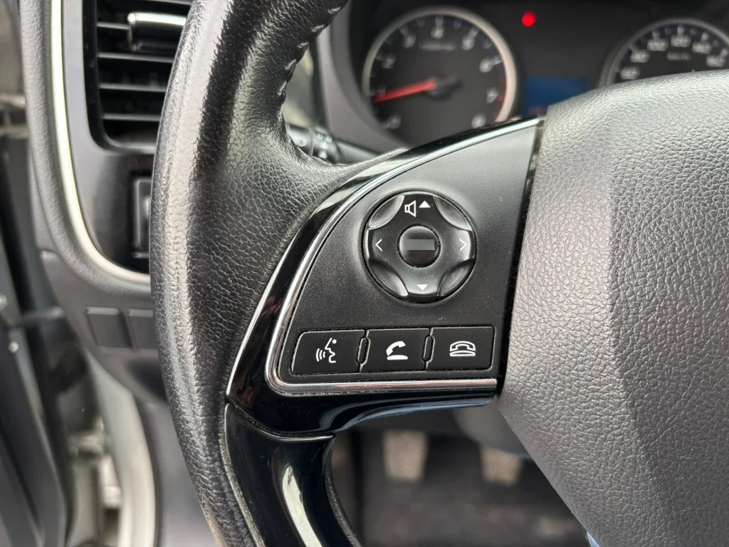 Mitsubishi Outlander 2.0 4x2 Mt 5p año 2021