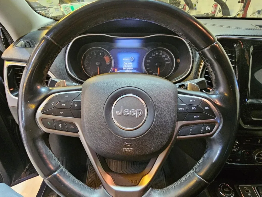 Jeep Cherokee 3.2 Limited 4x4 At 5p año 2019