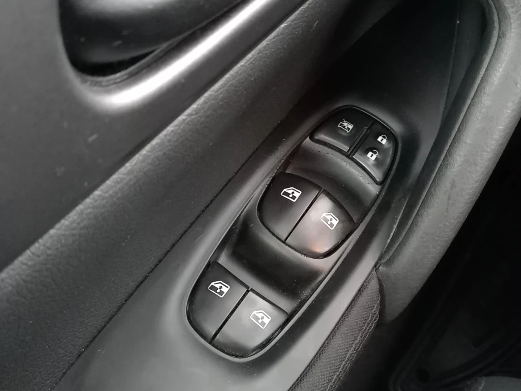 Nissan Qashqai 2.0 Sense Multimedia 4x2 Mt 5p año 2021