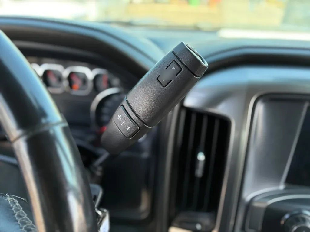 Chevrolet Silverado 5.3 Ltz 4wd Cc Dob Cab At 4p año 2019