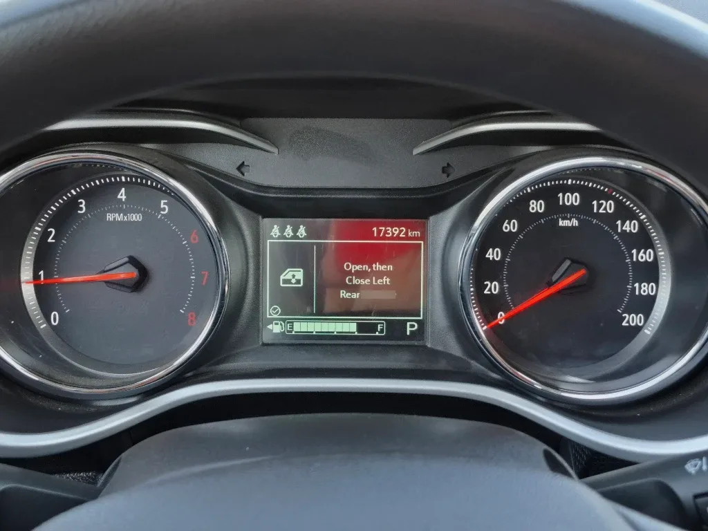 Chevrolet Tracker 1.2t Ltz R 4x2 At 5p año 2025