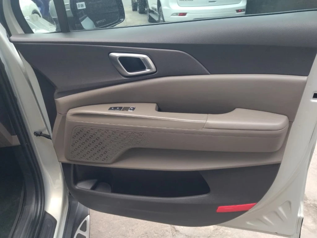 Kia Carnival 2.2 Ex Diesel 4x2 8at 5p año 2025