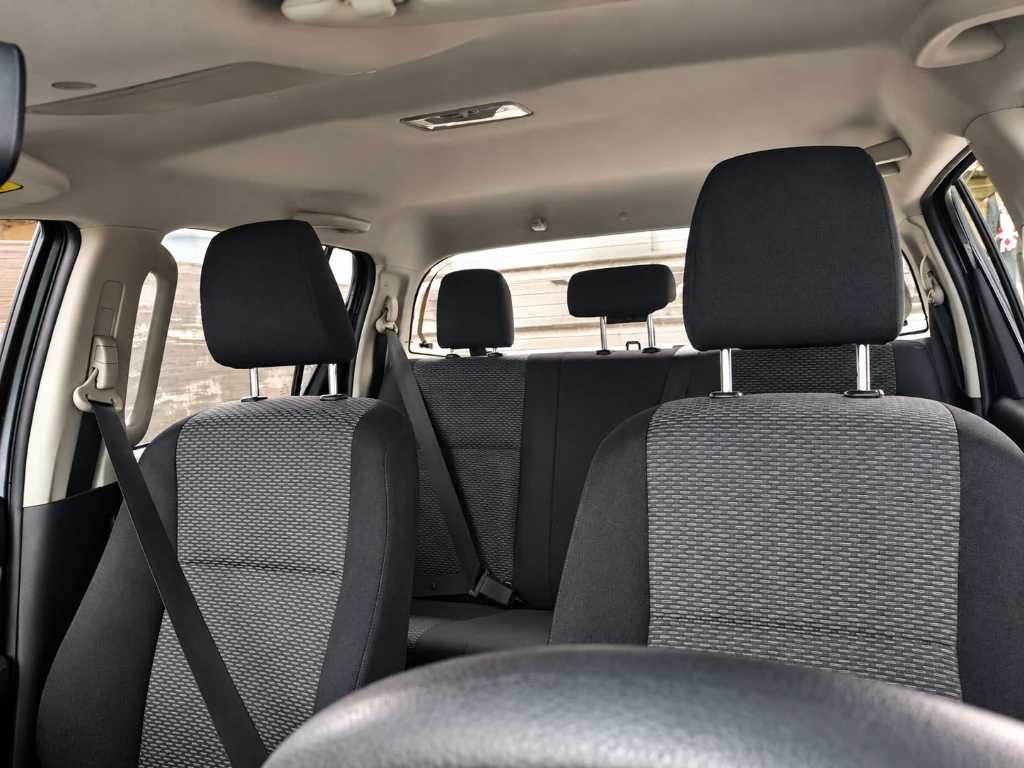Toyota Hilux 2.4 Sr Diesel 4x2 Dob. Cab. Mt 4p año 2024