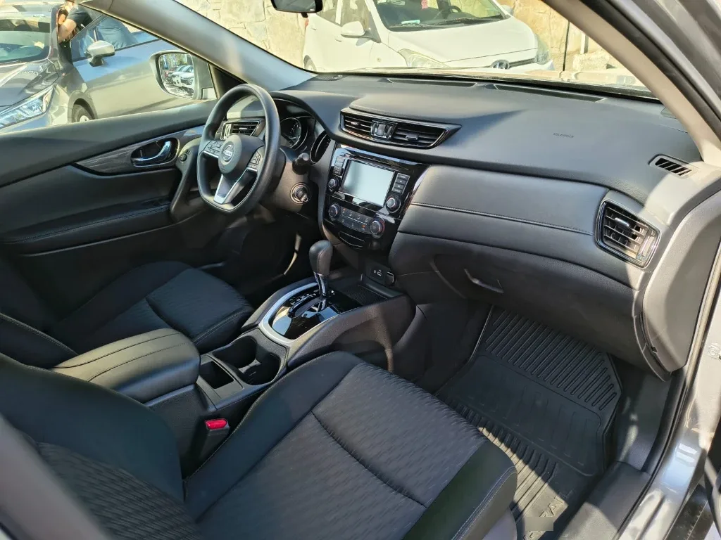 Nissan X-Trail 2.5 Sense 4x2 2row Cvt At 5p año 2023