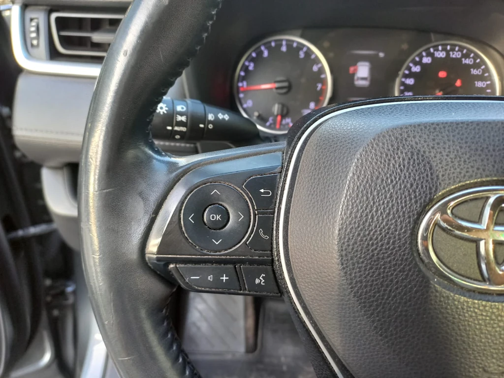 Toyota Rav4 2.0 Xle 4x2 Cvt At 5p año 2021