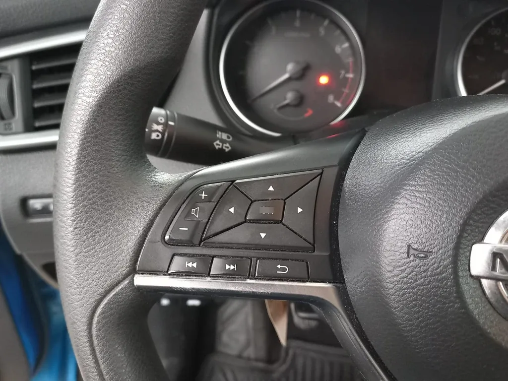 Nissan Qashqai 2.0 Sense Multimedia 4x2 Mt 5p año 2021