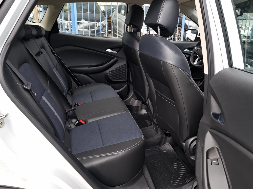 Chevrolet Tracker 1.2t Premier At S (c) año 2025