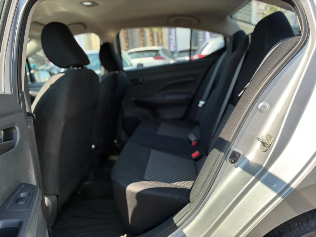 Nissan Versa 1.6 Sense 4x2 Mt 4p año 2025